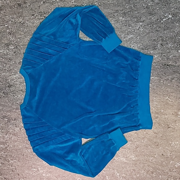 Vintage. Made in USA. Oscar de la Renta. Active. Velour. Crewneck. Women's M - Picture 12 of 16